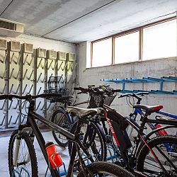 Deposito bici/sci con scalda e asciuga scarponi